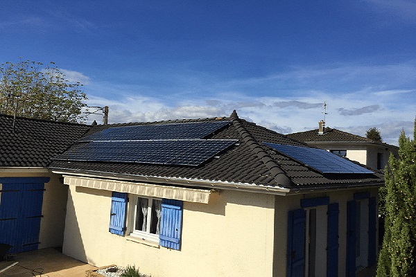 英国は2030年までに太陽光発電容量45～47GWを目指す